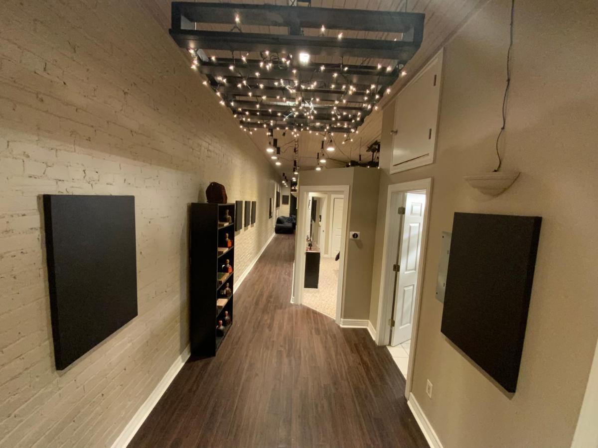 Blackout Themed Residence In The Prime Heart Of Omaha'S Old Market! Exterior foto